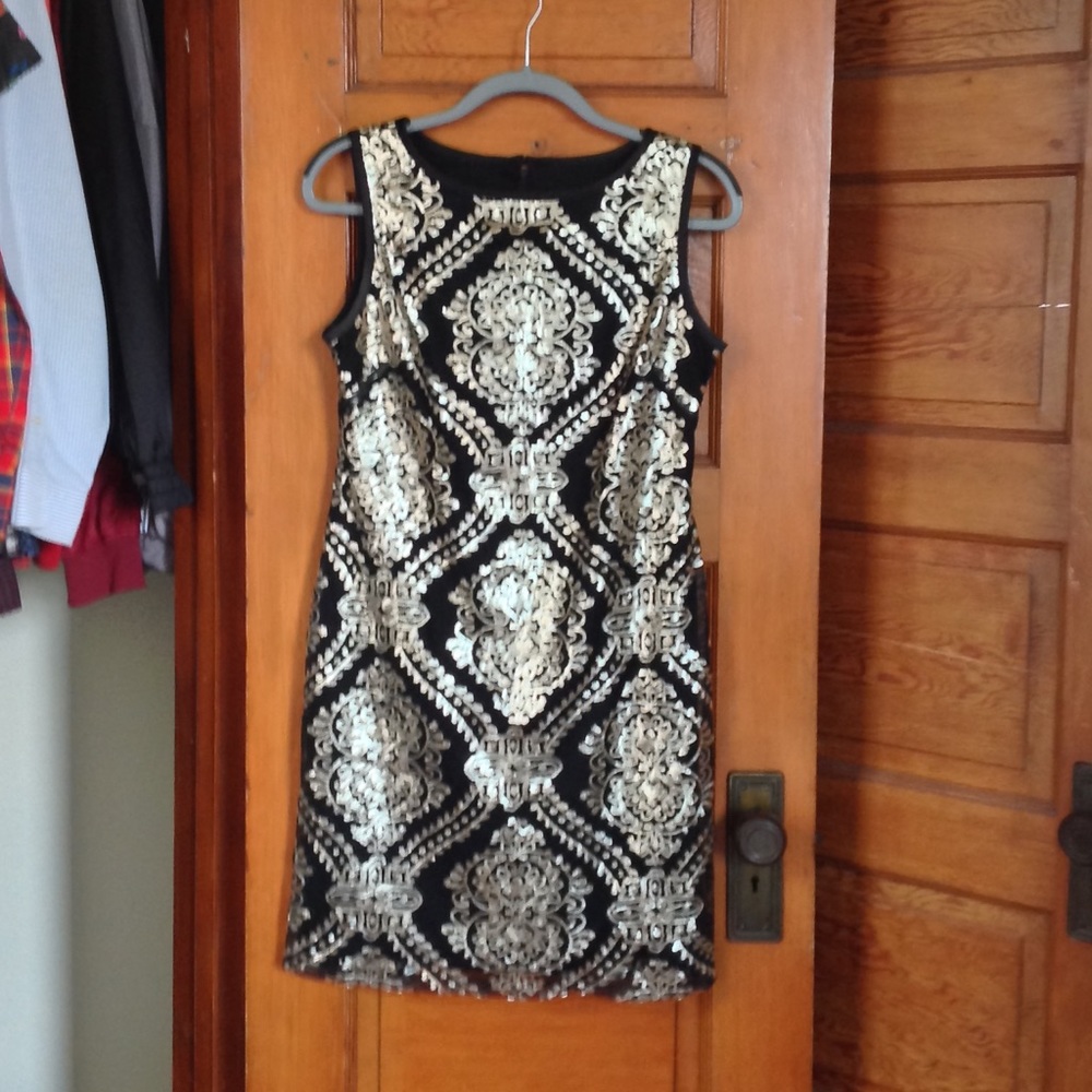 Ronni Nicole Sleeveless Sequined Party Dress